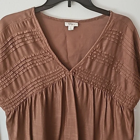 ana light brown top (L) - Picture 8 of 8